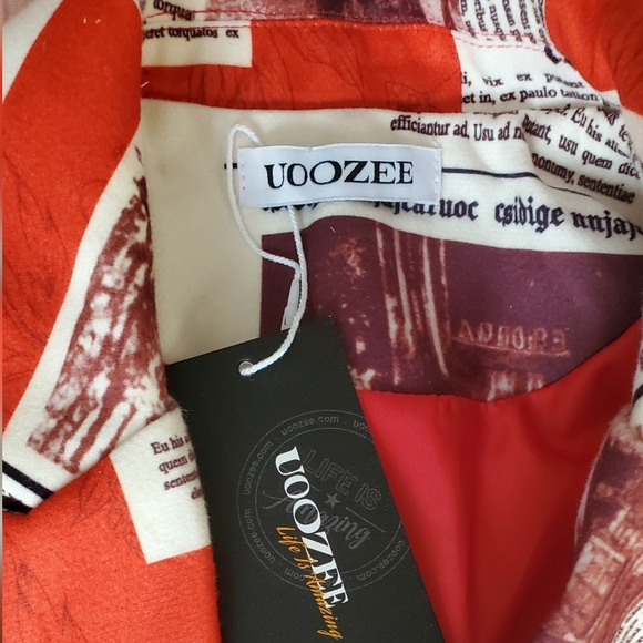 Chic Red and White Newspaper Print Blazer - Picture 8 of 10